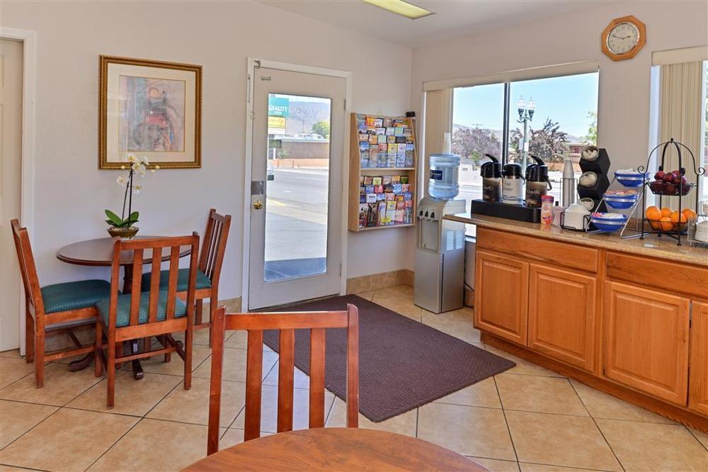 Travelodge By Wyndham Klamath Falls Restaurace fotografie